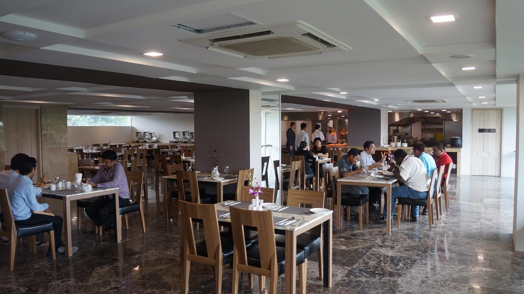 Hotel Parami Янгон Экстерьер фото