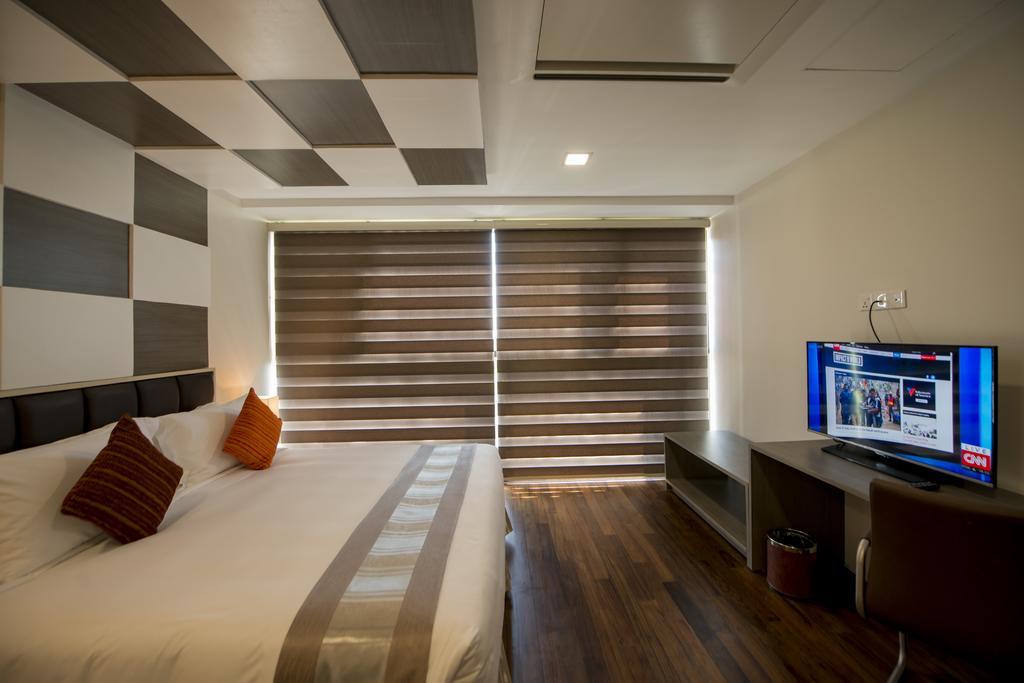 Hotel Parami Янгон Экстерьер фото