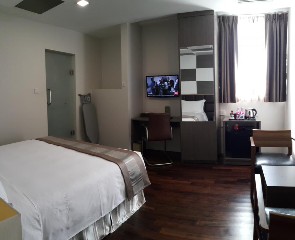 Hotel Parami Янгон Экстерьер фото